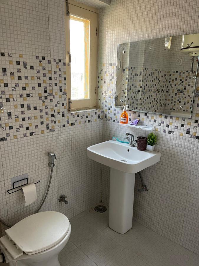 Khwaab Gah By The Khayabaan-Homestay Apartments Fully Furnished With Functional Kitchen, Wifi & Parking In City Centre Srīnagar Chambre photo